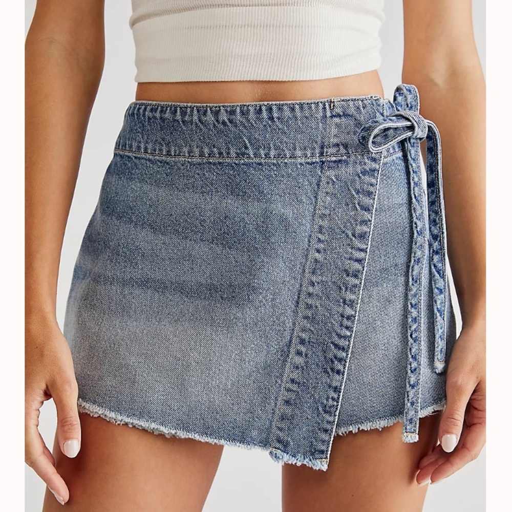 NWT - Free People denim skort - size 4